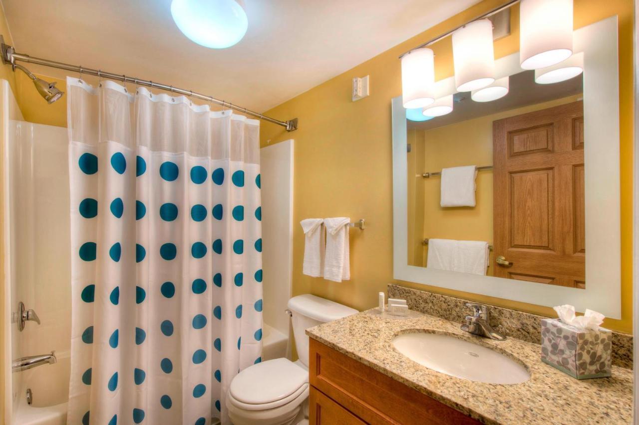 Towneplace Suites Raleigh Cary/Weston Parkway Bagian luar foto