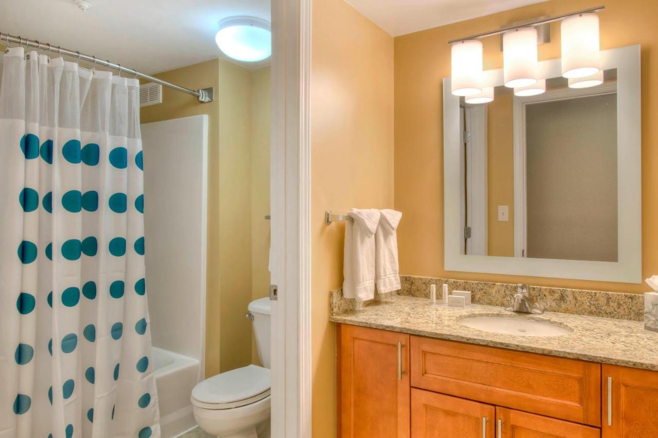 Towneplace Suites Raleigh Cary/Weston Parkway Bagian luar foto