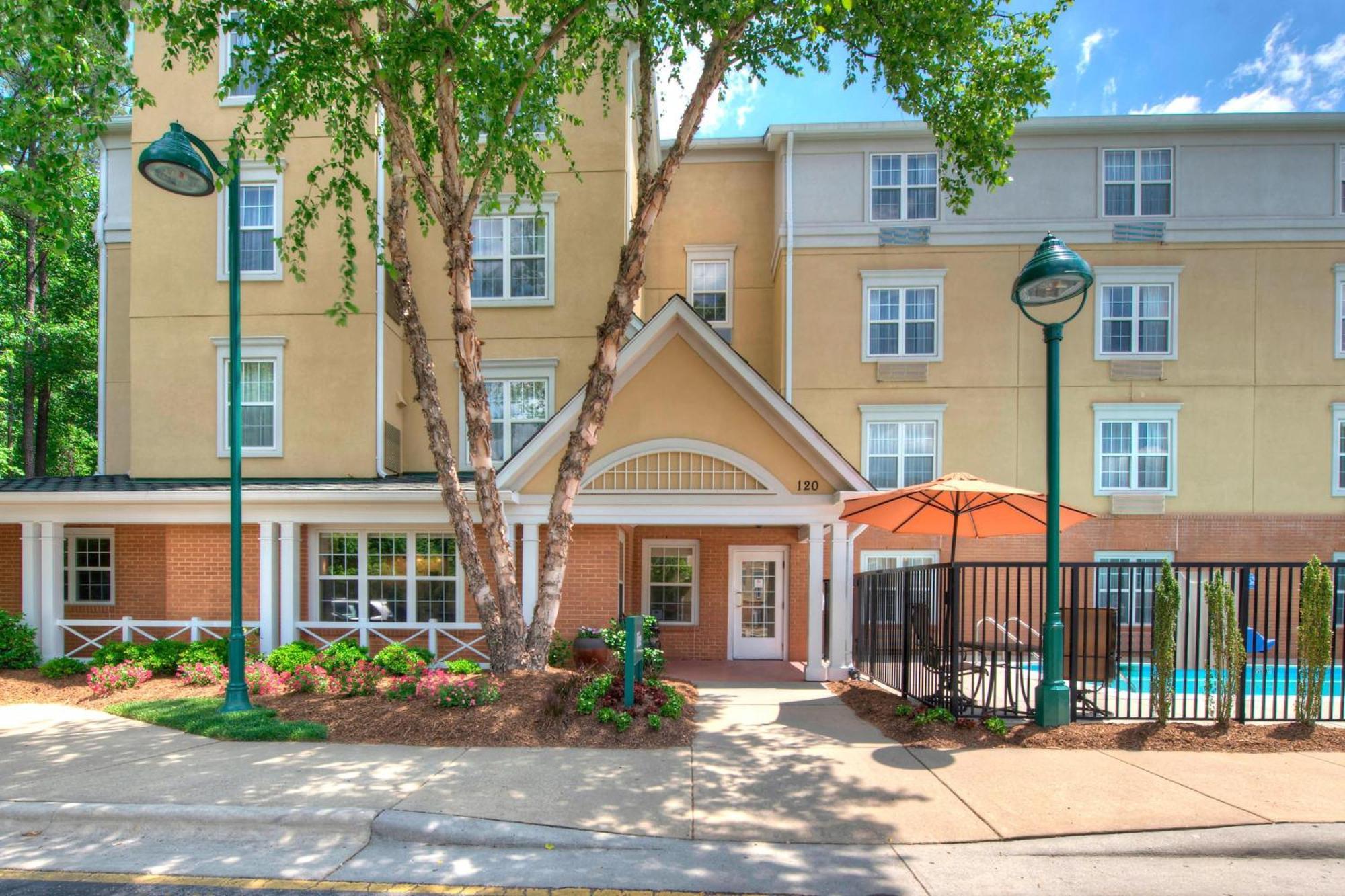 Towneplace Suites Raleigh Cary/Weston Parkway Bagian luar foto