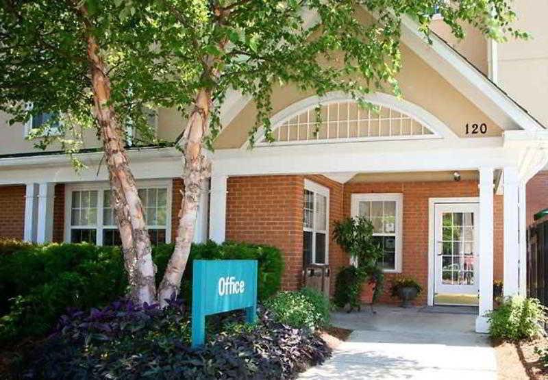 Towneplace Suites Raleigh Cary/Weston Parkway Bagian luar foto